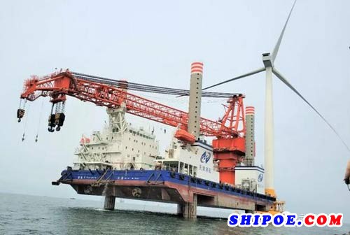 武汉船机成功研制首台套风电安装船抱桩系统