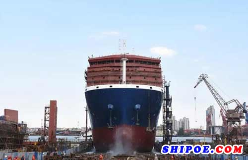 沪东中华造船建造13000吨重吊船5号船H1689A下水