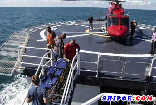 SpaceX升级回收船：配直升机场 可紧急救助航天员