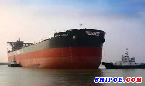 青岛造船厂20.6万吨大型散货船顺利进坞