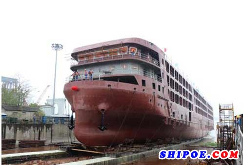 江东船厂建造的“长航江耀”号轮顺利下水