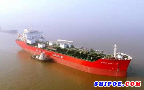 南通象屿海洋装备交付一艘38800吨化学品船