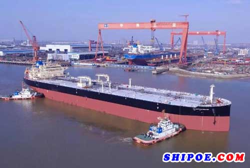 扬州中远海运重工又一艘11.4万吨油轮试航