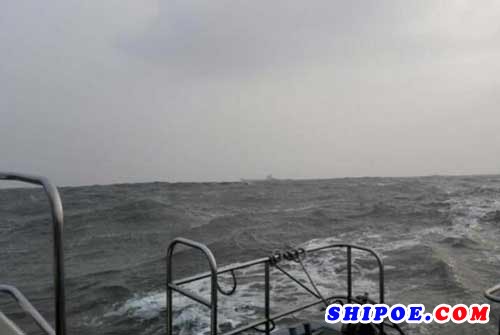 “中兴689”轮漳州海域沉没现场救助画面