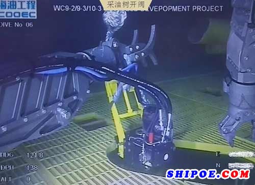 海油工程ROV首次完成水下采气树开井作业