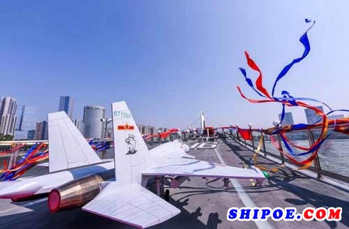蓝海豚打造全国首艘军事主题游船在广州首航