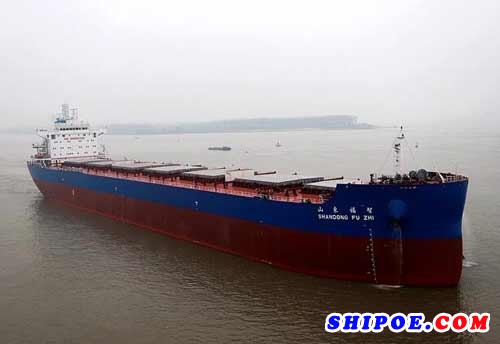 金陵船舶为新诚航运建造第八艘82000吨散货船交付