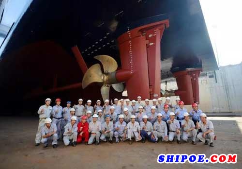 国内船厂建造的最大货物滚装船成功交付