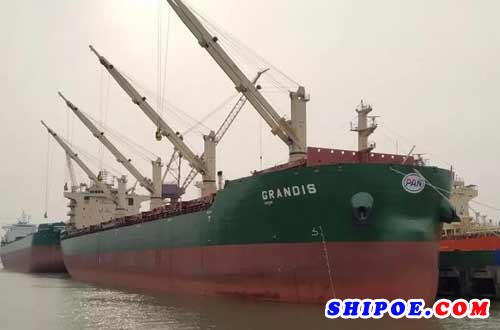 ，扬子江船业集团为韩国PanOcean（泛洋海运有限公司）