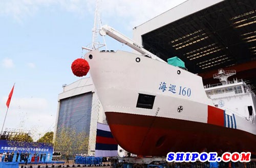 江南造船新一代大型航标船顺利下水