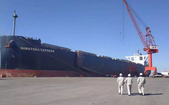 佩森环科脱硫系统改装项目“Sumatera Express”木屑船进厂改装