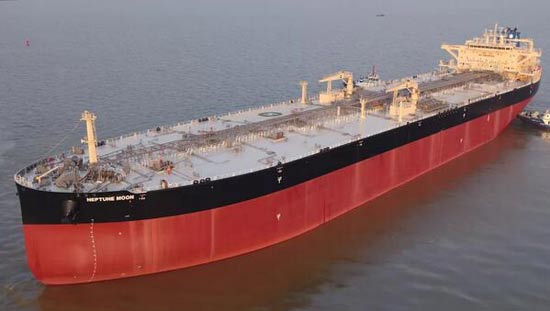 扬州中远海运重工顺利交付首制15.8万吨原油轮