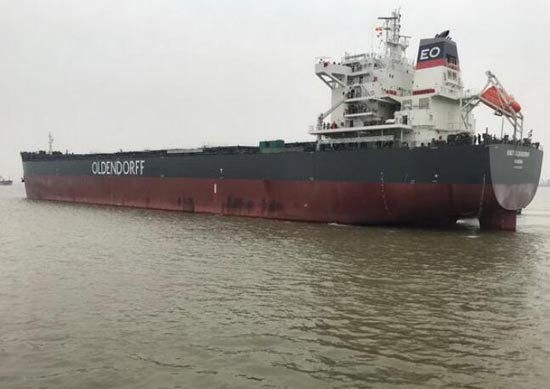 韩通船舶一艘82000吨散货轮圆满试航归来
