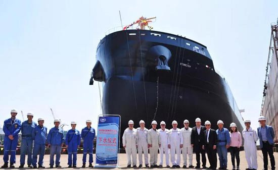 扬子江船业集团为NAVIBULGAR（保加利亚国航）建造的首制45000DWT散货船在新扬子船台