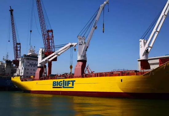 大连中远海运重工首艘脱硫塔改装项目“动力”轮完美收官