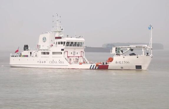 海事系统首艘全电力推进中型航标船在同方江新建成离厂