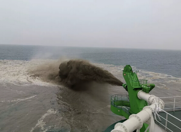 广东中远海运重工首制15000立方米耙吸式挖泥船建造交付纪实