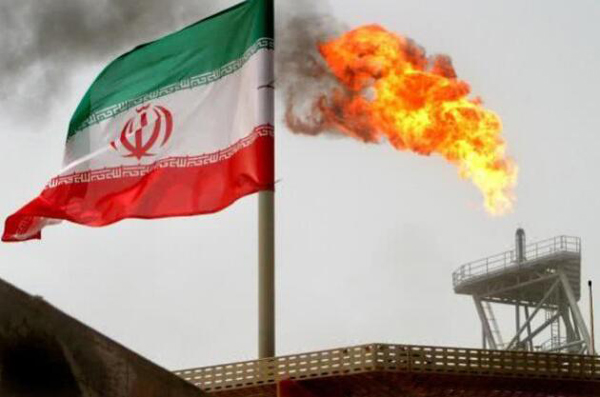 美国警告香港：允许装有伊朗石油的油轮靠岸可能会被制裁