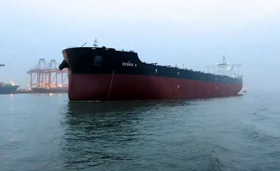外高桥造船20.8万吨散货船顺利交付