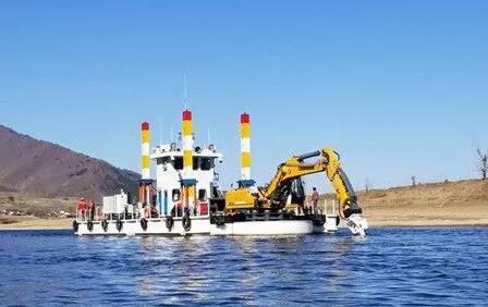 国内首艘环保型岩盘疏浚船“吉航铣181”成功进行挖泥