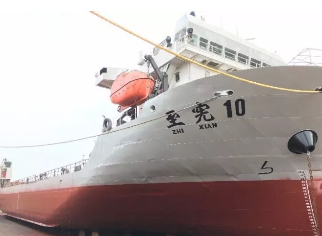 “至宪10”使用鱼童船舶漆完成坞修保养