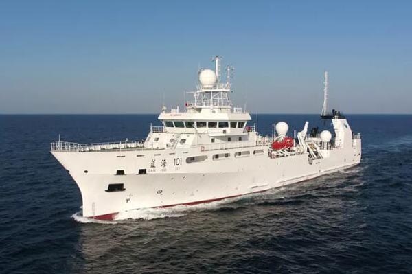 沪东中华2艘3000吨级海洋渔业综合科学调查船同日交付