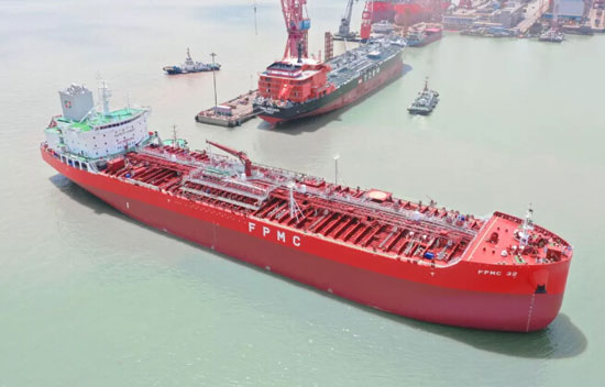 广船国际为FPMC建造4.88万吨油船2号船签字交船