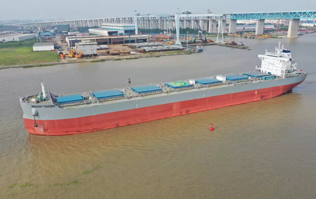 韩通船舶重工82000吨散货轮圆满试航归来
