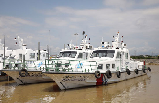 江龙船艇为长江海事局交付17.95米批量海事执法艇