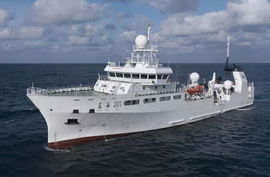 七一一所为海事系统中型航标船保驾护航
