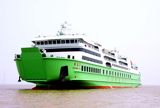 口岸船舶为广东双泰再交一艘“口岸型”客滚船