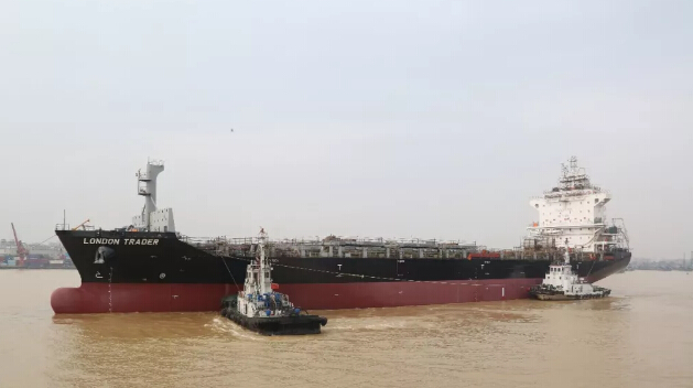 广东中远海运重工1750TEU集装箱5号船主发电机按节点计划动车