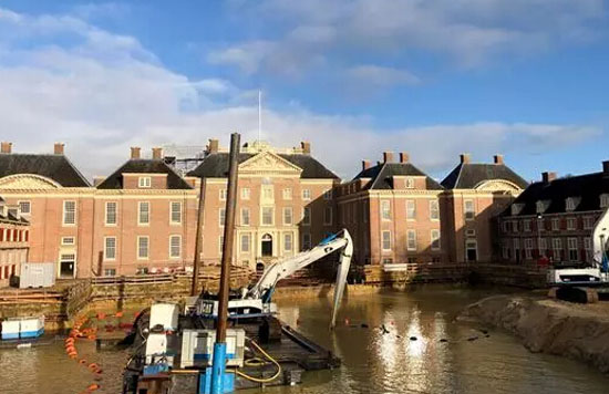 达门DOP潜水挖泥疏浚泵应用于荷兰HET LOO王宫的疏浚工程