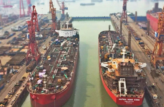 广船国际为VISTA造7.5万吨油船3号船命名交船