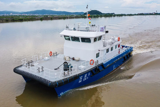 江龙船艇新型铝合金双体风电运维船成功试航
