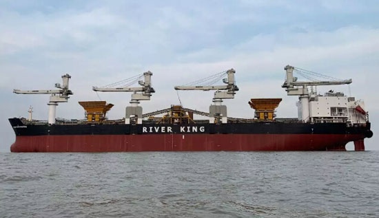 广东中远海运重工成功交付国内首个燃煤过驳船改装项目