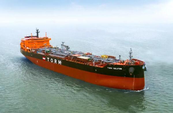 广船国际为丹麦TORM航运建造5万吨油船签字交船
