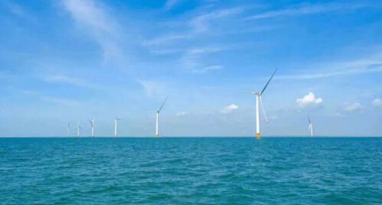 广东湛江外罗海上风电项目首批风机并网发电