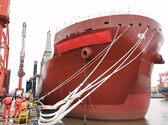 上海船厂交付全球首艘108000载重吨冰级散货船