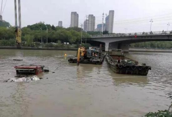 京杭运河无锡段发生两船相撞事故，一船沉没无人员伤亡