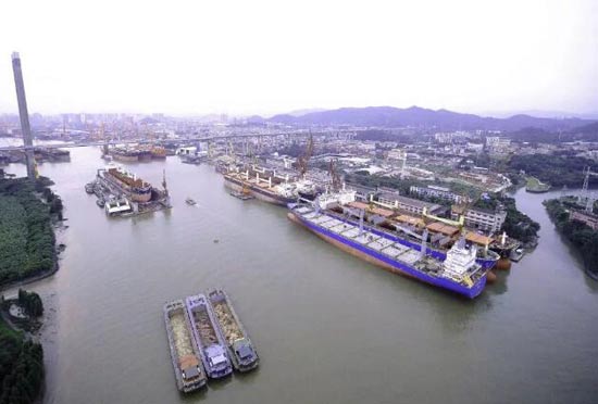广东中远海运重工首次实现修船单月产值超亿元