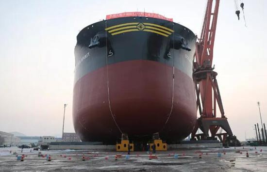 渤船重工建造的21吨18号船顺利实现下水节点