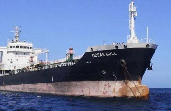 新加坡油轮疑非法停泊马来西亚槟城被扣 船上有八名中国人