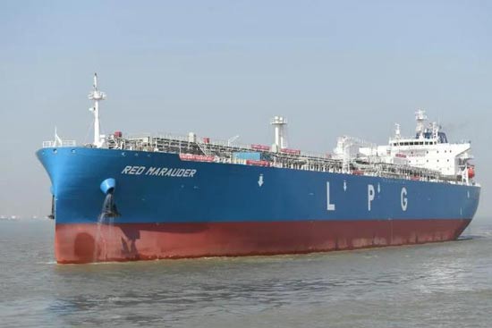 江南造船84000立方米超大型液化气船试航
