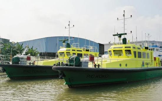 交付两艘尼日利亚20m级钢铝引航艇