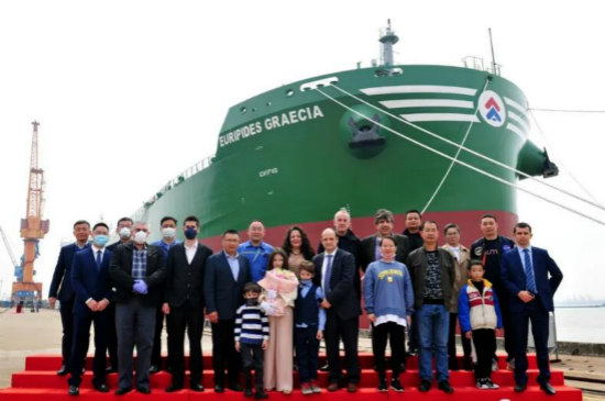 扬子江船业集团为希腊ANGELAKOS船东建造的一艘82000载重吨散货船