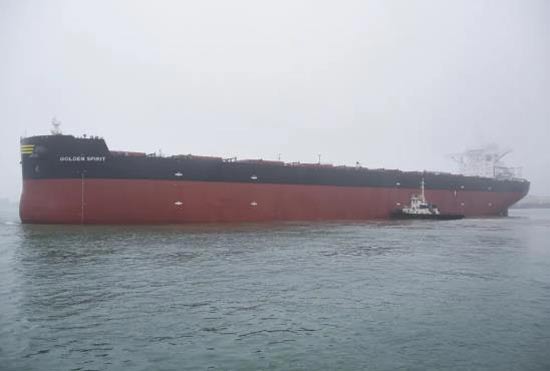 渤船重工21万吨散货船18号船开启试航