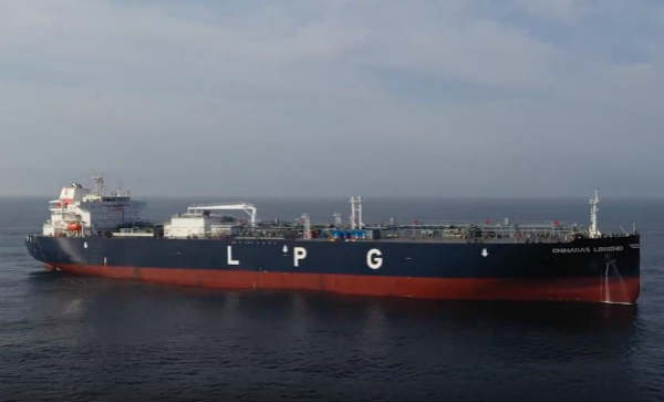 江南造船为富中海运建造的84000立方米液化气船首制船完成海试