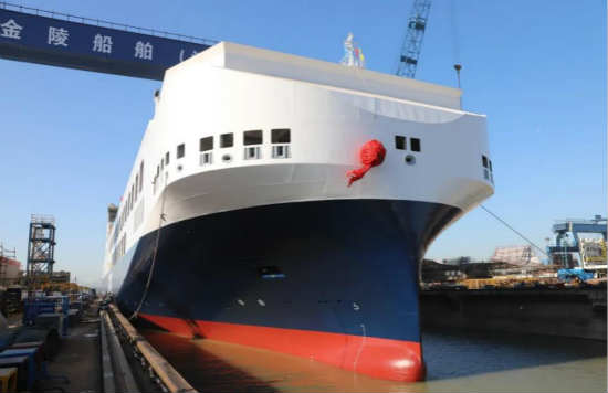 南京金陵为丹麦船东建造的第六艘15500吨货滚船顺利出坞