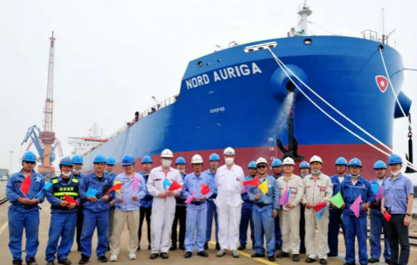 扬子江船业集团新扬子造船为利比里亚LEPTA公司建造的一艘82000DWT散货船“NORD AURIGA”号顺利交船。